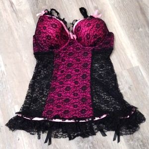 Victoria's Secret 36 D Lingerie with built in garters
